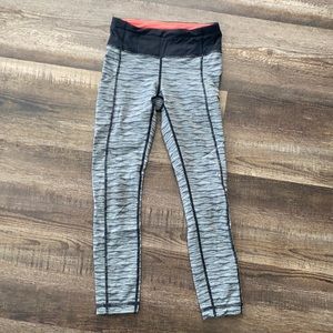 Lululemon black and white pants